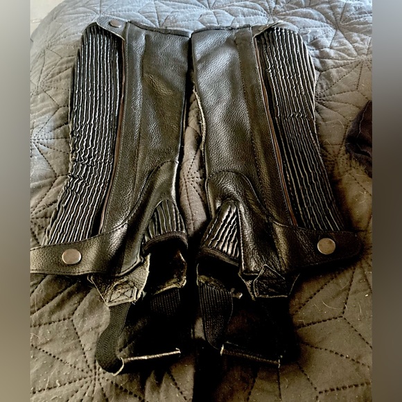 Ladies Leather Mini Chaps or Half-Chaps - Picture 3 of 4